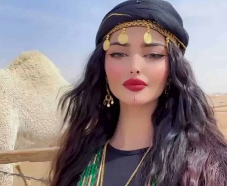 حليب الإبل ورقص في الصحراء.. إطلالة مثيرة للسعودية “أوجان” بيوم التأسيس أوجان يوم التأسيس watanserb.com
