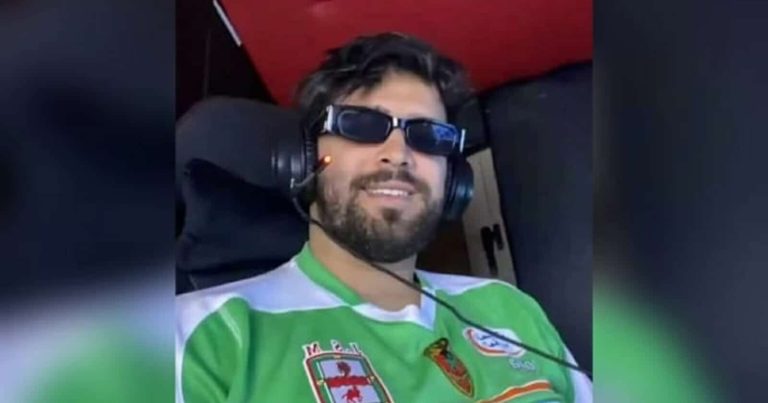 اليوتيوبر المغربي الشهير إلياس المالكي يحرف القرآن الكريم ويسخر منه! (شاهد) اليوتيوبر المغربي إلياس المالكي watanserb.com