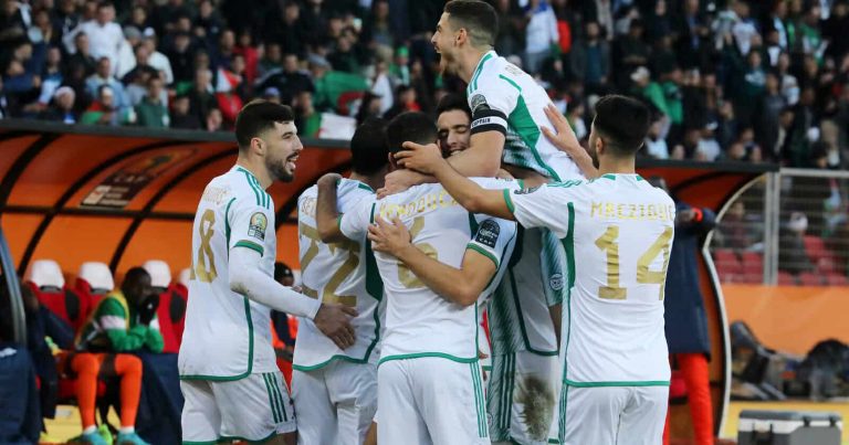 تشكيلة المنتخب الجزائري ضد السنغال في نهائي كأس أمم أفريقيا للمحليين تشكيلة المنتخب الجزائري ضد السنغال watanserb.com