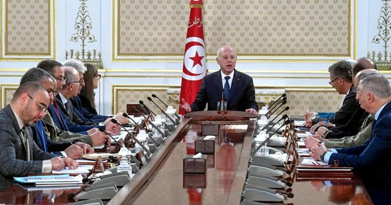 تحركات عاجلة داخل سفارة دولة إفريقية بتونس بعد تصريحات خطيرة لقيس سعيد تحركات عاجلة داخل سفارة دولة إفريقية بتونس watanserb.com