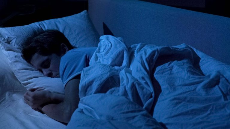 أحدث دراسة: النوم الجيد والمنتظم يضيف لحياة الرجل 5 سنوات والنساء عامين توصلت دراسة جديدة إلى أن النوم الجيد والمنتظم يمكن أن يضيف سنوات إلى حياتك watanserb.com