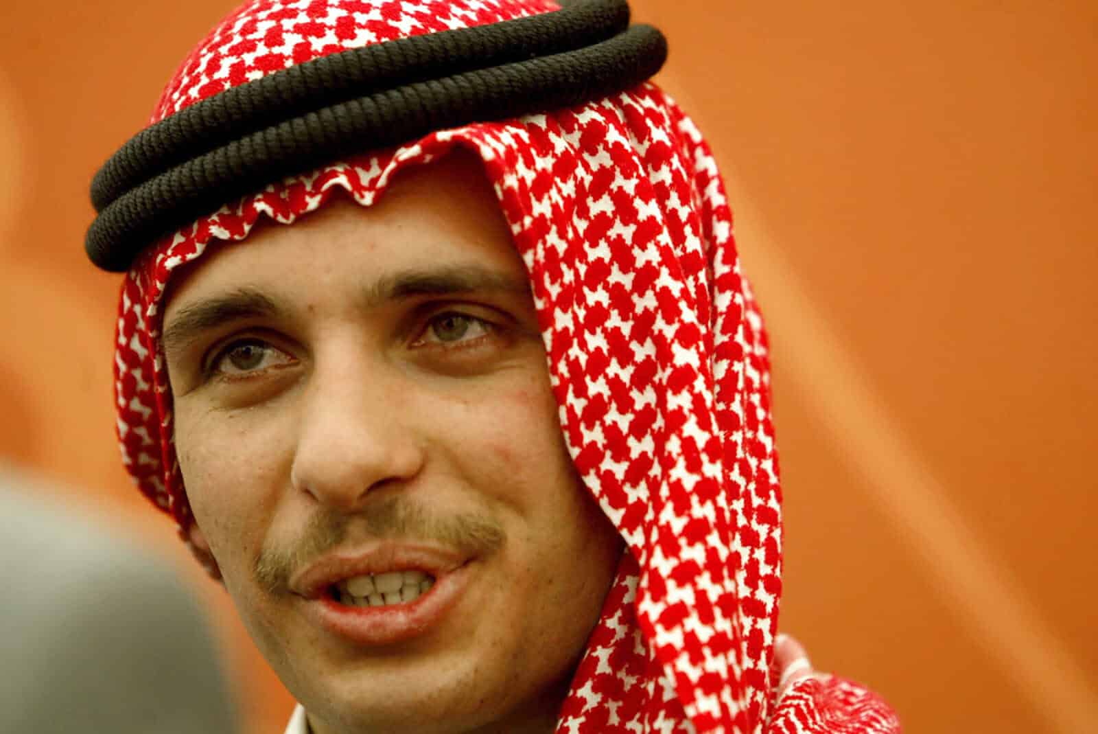 إضراب باسم عوض الله عن الطعام