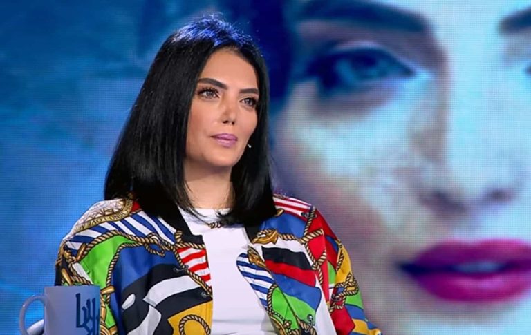حورية فرغلي تتمنى الموت بسبب التنمر عليها بعد كسر أنفها وتشوه وجهها (فيديو) مقابلة مع حورية فرغلي watanserb.com