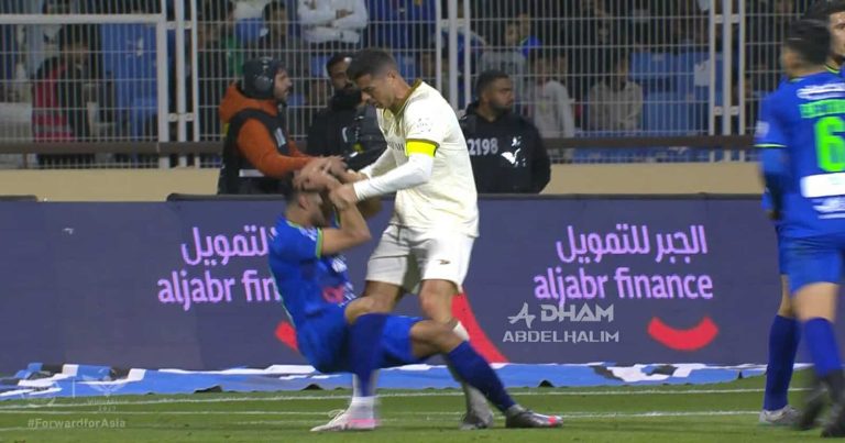 شجار رونالدو مع لاعب الفتح عمار الدحيم watanserb.com