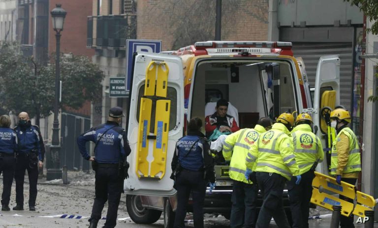 مغربي يشعل النيران في جسده أمام قنصلية بلاده في مدريد وحالته خطيرة (شاهد) مغربي يحرق نفسه قنصلية المغرب في مدريد watanserb.com