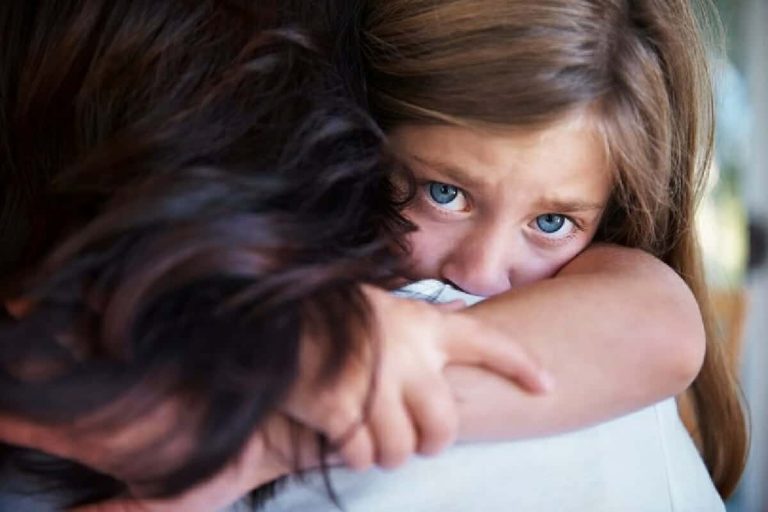 يتعلم الأطفال الخوف من والديهم watanserb.com