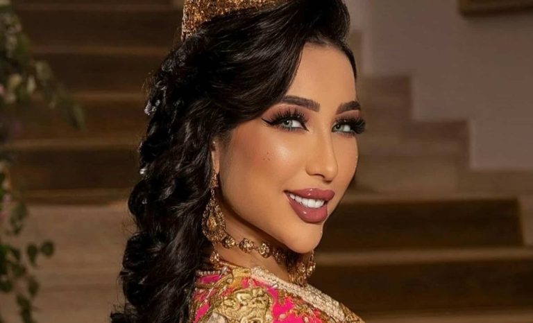دنيا بطمة تترك العبادات وتتفرغ لإعلانات نزع الحواجب وبيجامات النوم المثيرة! (فيديو) دنيا بطمة تترك العبادات وتتفرغ لإعلانات نزع الحواجب وبيجامات النوم المثيرة! (فيديو) watanserb.com