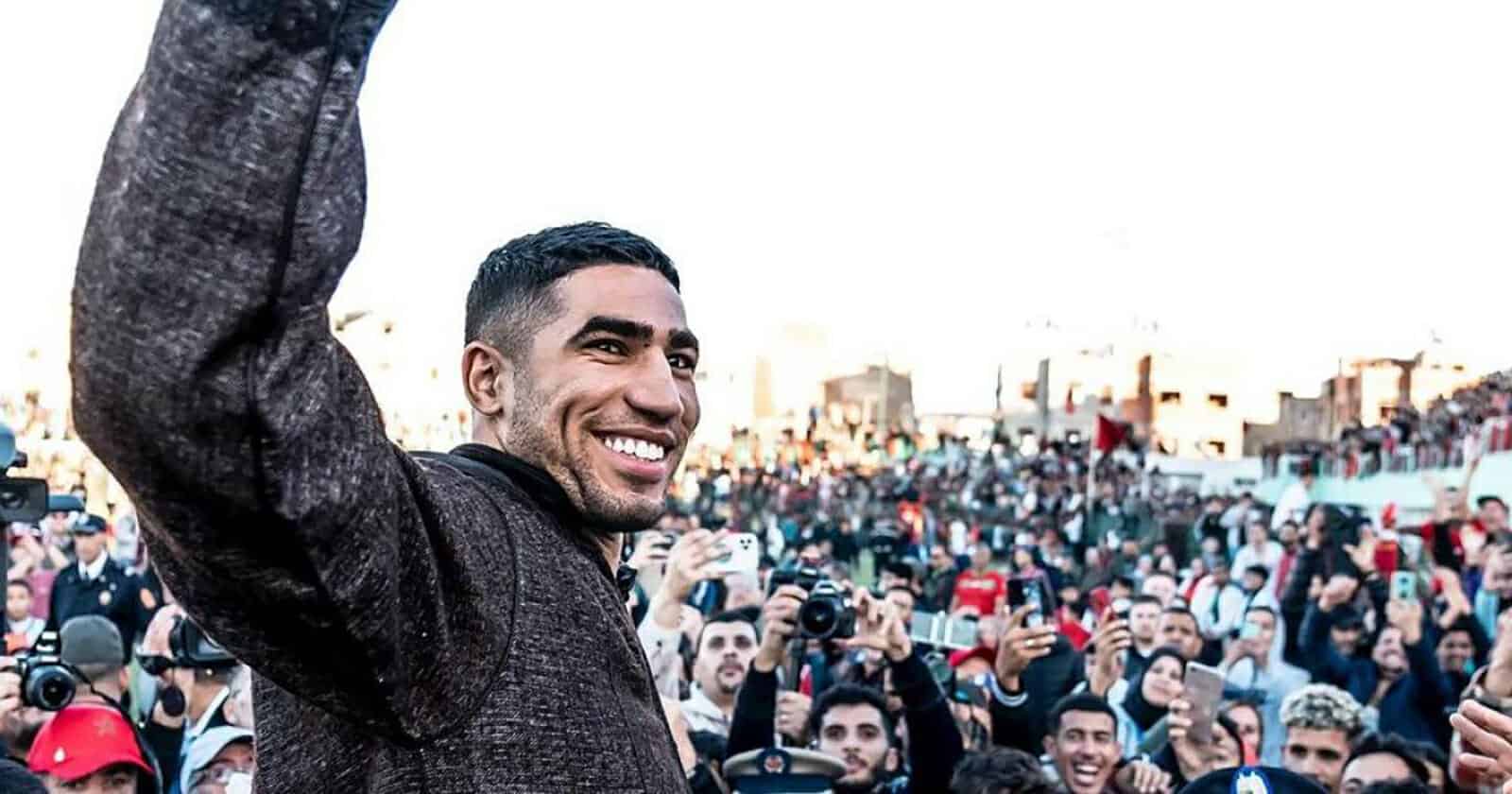 أشرف حكيمي يتفاعل مع معجبيه وعمته تتحدث عن وضعه بعد تخلي هبة عبوك عنه! (شاهد) أشرف حكيمي في مدريد watanserb.com