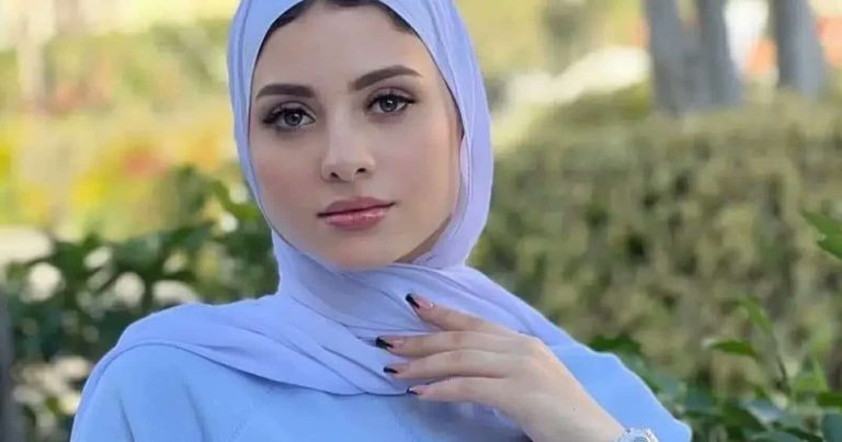 البلوجر المصرية سارة محمد watanserb.com