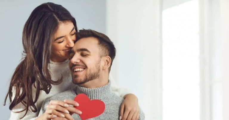 ماذا تفعل النساء حتى يقع الرجال في حبهنّ سريعًا؟ الحب بين الرجل والمرأة watanserb.com