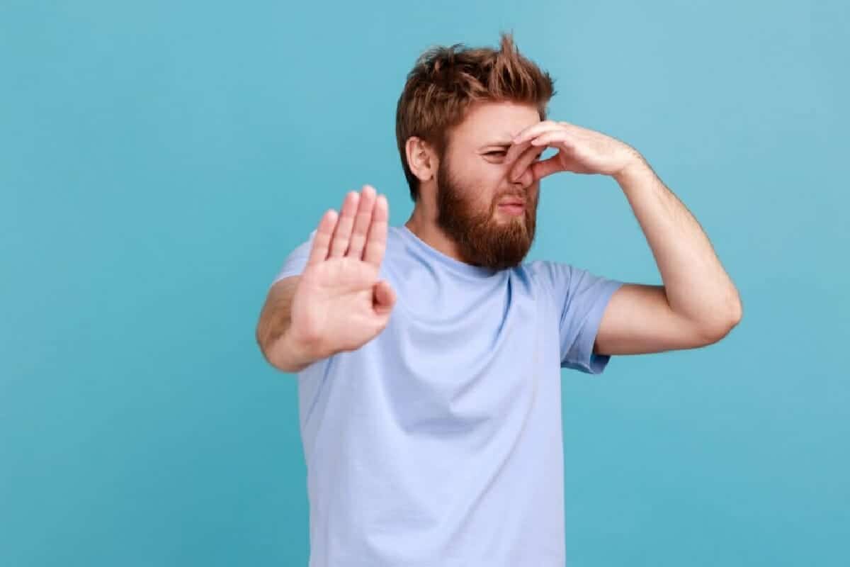 الروائح الكريهة عند إطلاق الريح