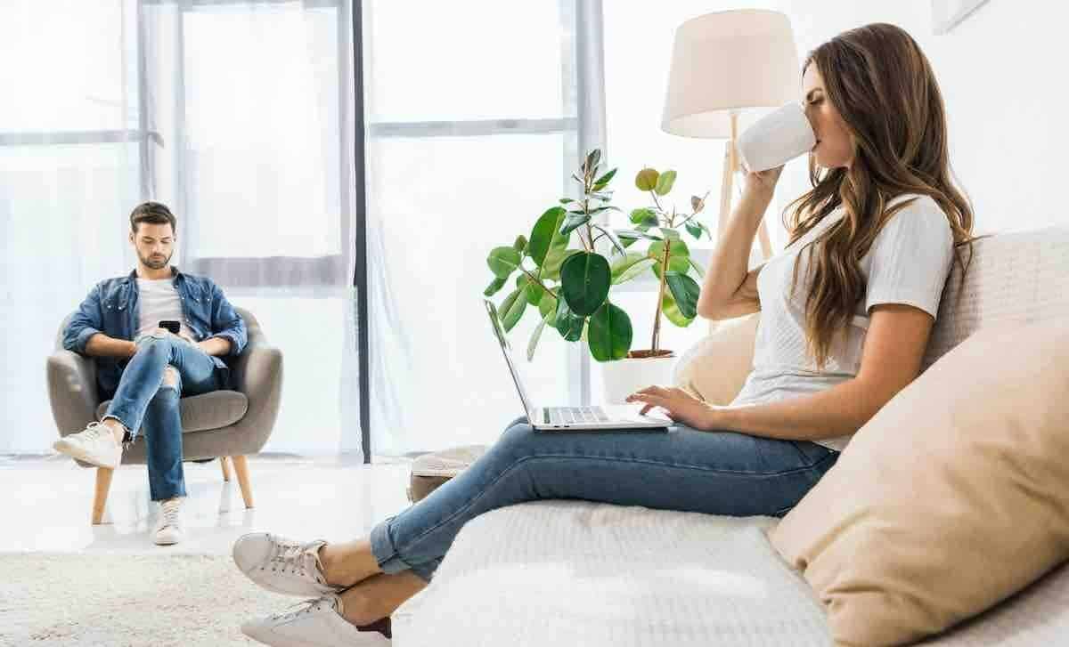 انعدام التواصل بين الأزواج
