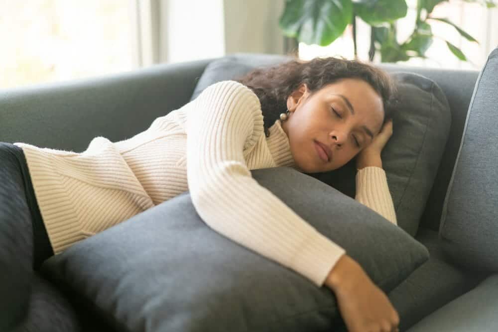 الشعور بالصداع بعد القيلولة