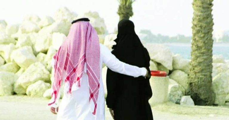 سلطنة عمان.. مديرة مدرسة تعرض نفسها لزواج المسيار وتصف جسدها (شاهد) زواج المسيار في السلطنة watanserb.com
