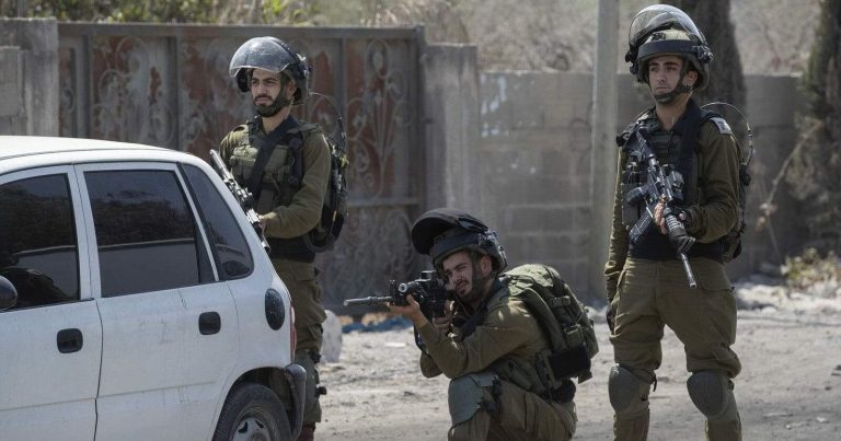 اغتيال 3 مقاومين فلسطينيين قرب مفرق قرية صرة جنوب غرب نابلس (شاهد) اغتيال 3 مقاومين فلسطينيين في نابلس watanserb.com