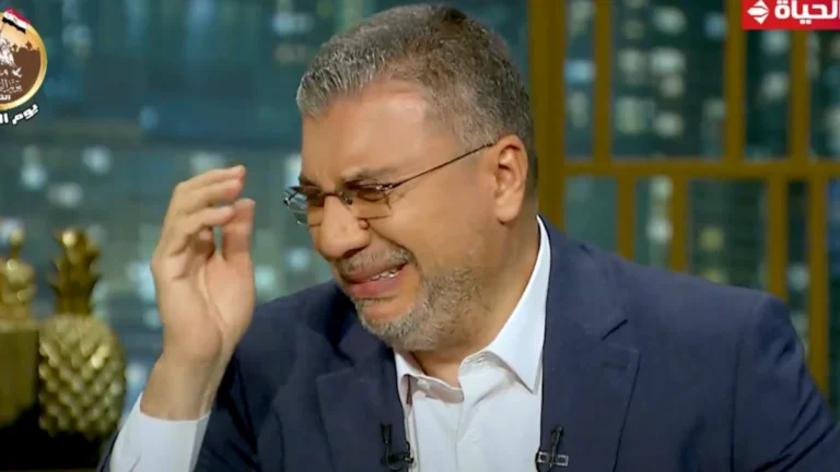 انهيار عمرو الليثي على الهواء ودخوله في نوبة بكاء (فيديو) عمرو الليثي يبكي watanserb.com