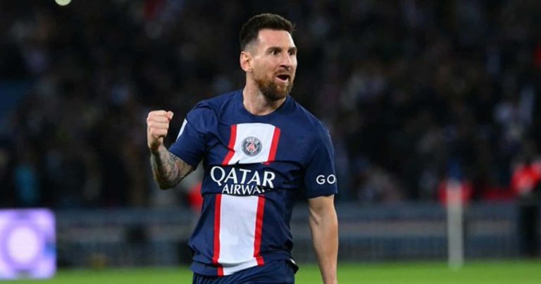 ميسي إلى الهلال.. مصادر سعودية تؤكد وصحيفة إسبانية تنفي.. ما القصة؟ لاعب كرة القدم الأرجنتيني ليونيل ميسي watanserb.com
