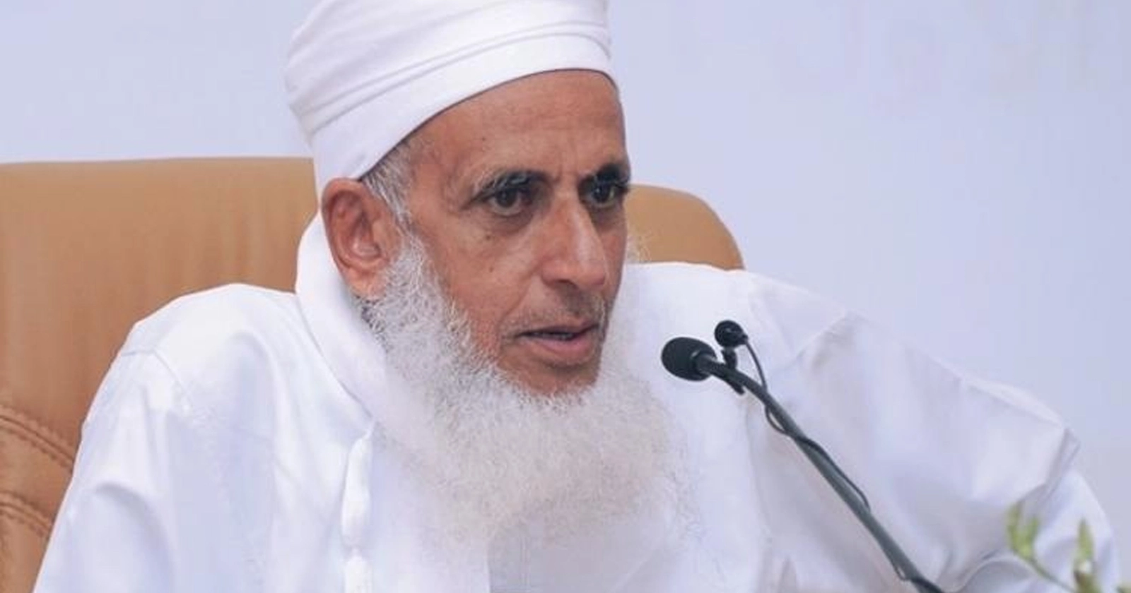 مفتي عمان يدعمها بقوة .. هل تنتقل عدوى “تمرد طلاب أمريكا” للجامعات العربية دعما لغزة؟ مفتي سلطنة عمان أحمد الخليلي watanserb.com