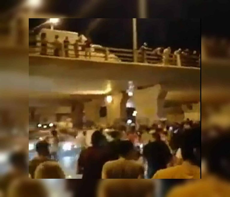 السلطات نقلته من السجن.. فيديو يقلب تونس لـ”احتفالات أمام منزل الغنوشي بعد اعتقاله” اعتقال راشد الغنوشي watanserb.com