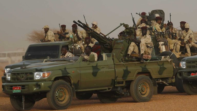اضطرابات السودان.. كيف وصلنا إلى هنا؟ اشتباكات الجيش السوداني وقوات الدعم السريع watanserb.com