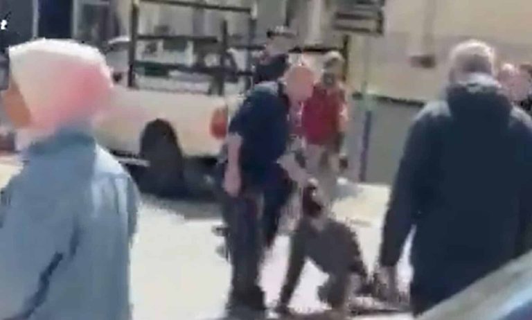 اعتداء لبنانيين على سوري watanserb.com