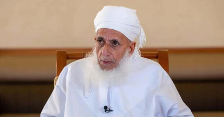 اقتحام الأقصى.. مسقط تُندد والشيخ الخليلي يتنبأ بزوال إسرائيل لهذا السبب الشيخ الخليلي واقتحام الأقصى watanserb.com