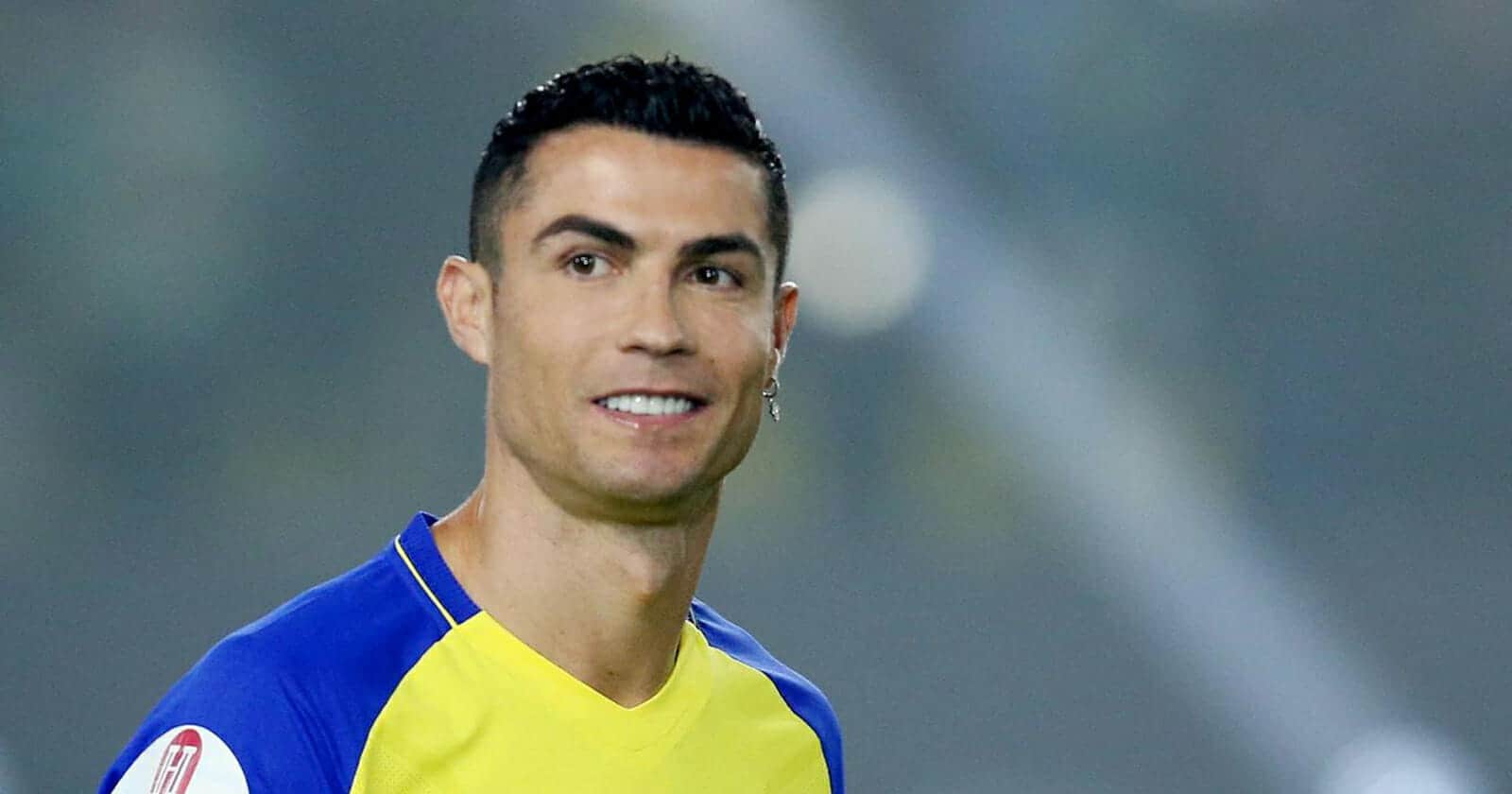 رونالدو يعلن عن رغبته في اعتناق الإسلام.. فيديو جديد للاعب البرتغالي يثير جدلاً واسعاً (شاهد) اللاعب البرتغالي كريستيانو رونالدو watanserb.com