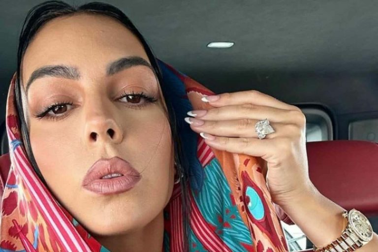 جورجينا “تحمست” وأغضبت السعوديين بصورها بحمالة الصدر: “احترمينا”! (شاهد) جورجينا رودريغز watanserb.com