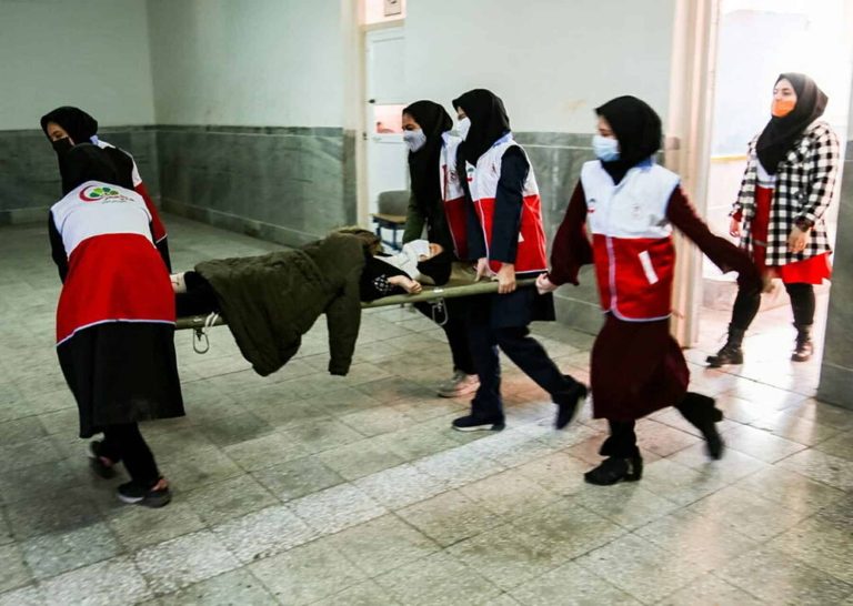 إيران.. عمليات التسميم الغامضة لطالبات المدارس تعود من جديد حالات تسمم في المدارس إيران watanserb.com