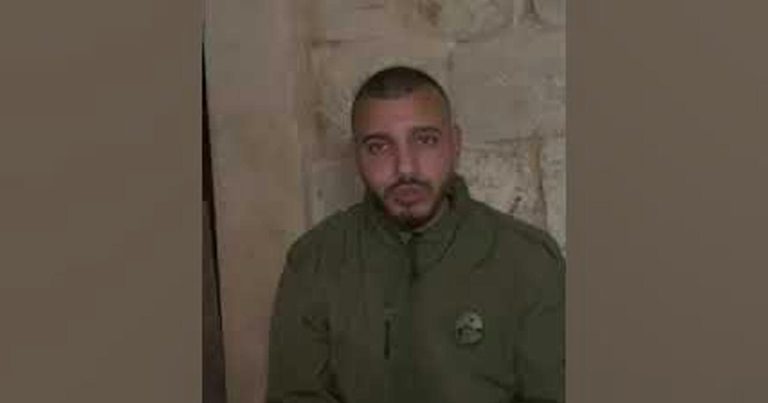 إعدام ميداني لمتخابر تعاون مع الاحتلال في استهداف قادة عرين الأسود وهذه اعترافاته (شاهد) إعدام ميداني لمتخابر تعاون مع الاحتلال في استهداف قادة عرين الأسود وهذه اعترافاته (شاهد) watanserb.com