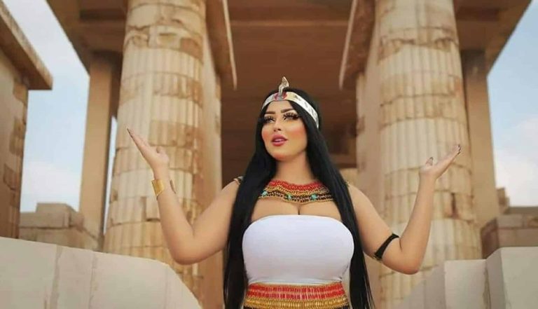 فيديوهات سلمى الشيمي .. 3 مقاطع جديدة إحداها وهي مع فتاة! فيديوهات على هاتف البلوغر المصرية سلمى الشيمي watanserb.com