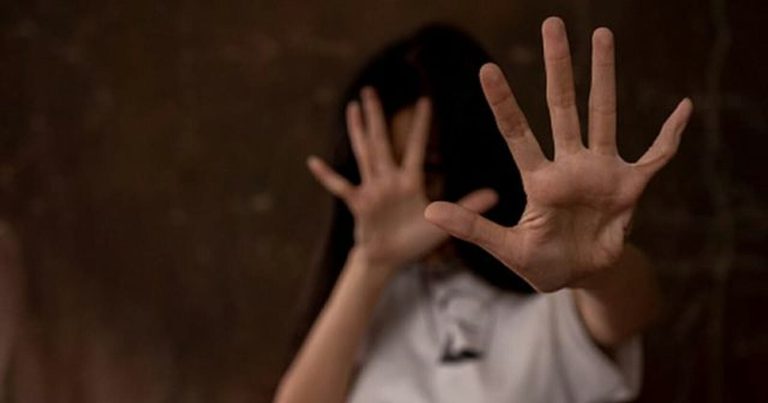 فيديو صادم للتحرش بعراقية watanserb.com