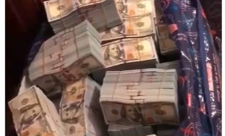 أموال مُكدسة بالدولار في منزل حميدتي.. حقيقة فيديو متداول بالسودان العثور على الأموال في منزل حميدتي watanserb.com