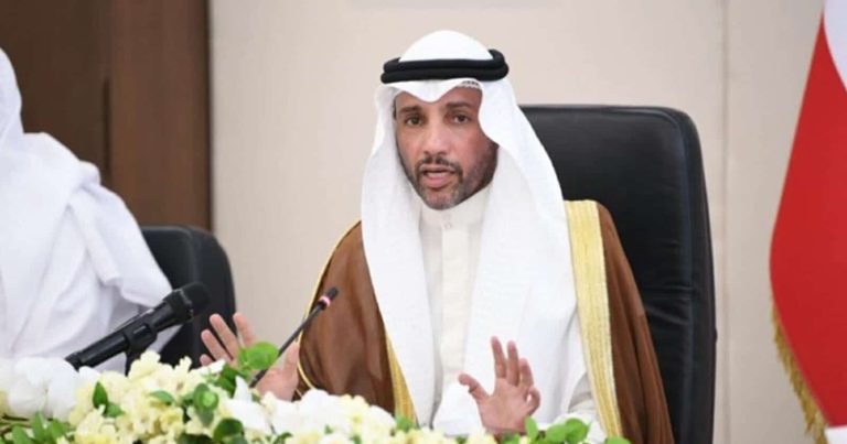 الغانم يفتح النار على النواف ويطالب أمير الكويت بوقف “عبث” نجله (فيديو) مرزوق الغانم يفتح النار على الشيخ أحمد النواف watanserb.com
