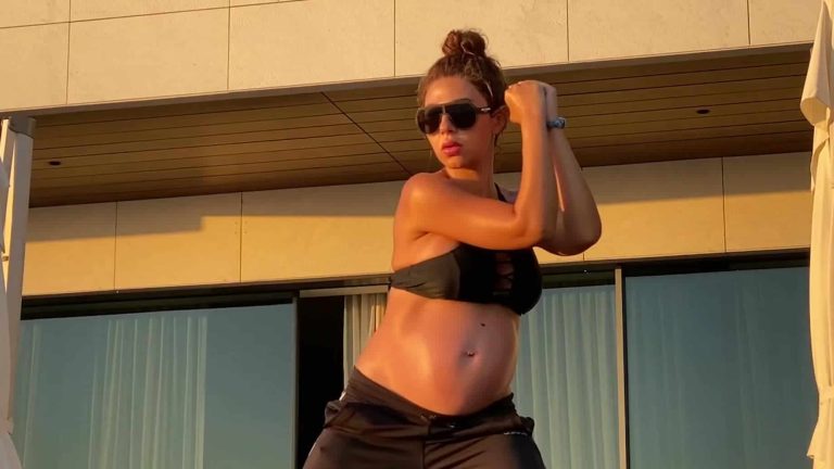 ميريام فارس تنشر صوراً أكثر اللحظات حميمية في حياتها الشخصية (شاهد) ميريام فارس تنشر صور أكثر اللحظات حميمية في حياتها الشخصية من خلال وثائقي على Netflix watanserb.com