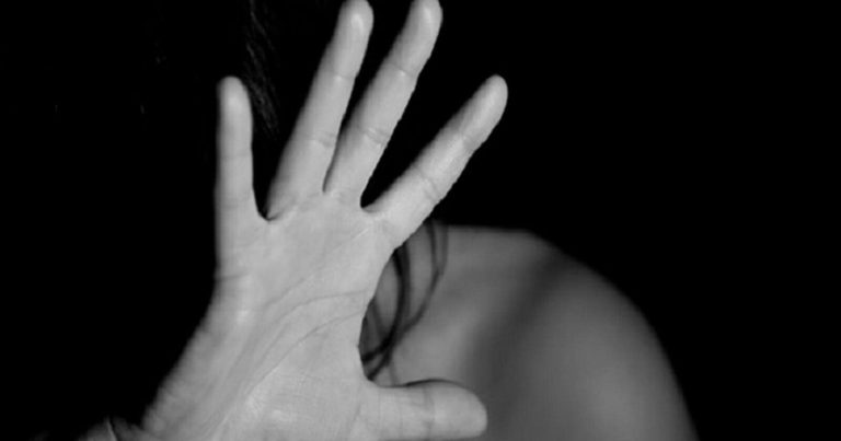 بدعوى عِلاجهن من السِّحر.. مُشعوذ تونسي يستغلُّ حريفاته جنسياََ وتفاصيل صادمة (شاهد) مُشعوذ تونسي يستغلُّ حريفاته جنسياََ watanserb.com
