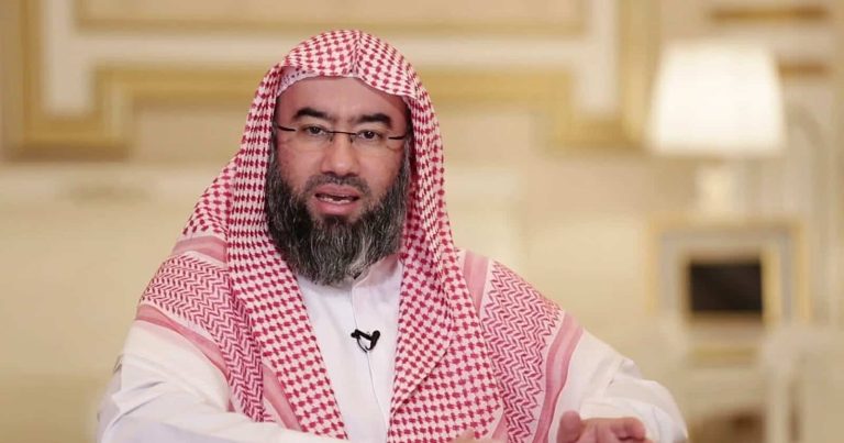 نبيل العوضي يعلق على طعن إمام مسجد watanserb.com