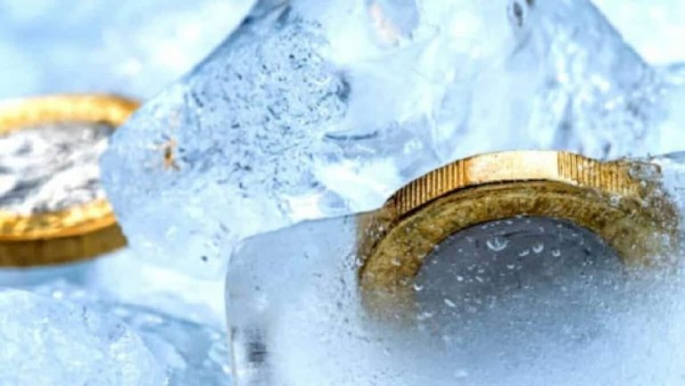 وضع عملة معدنية في الفريزير watanserb.com