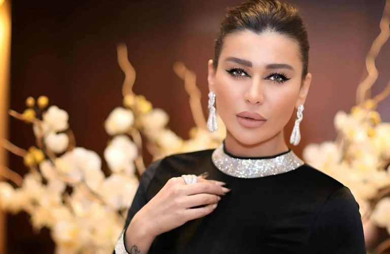نادين الراسي في حضن شاب وسيم أمام حمام سباحة.. هل تخطت مجد عبدول؟ (شاهد) نادين الراسي في حضن شاب وسيم أمام حمام سباحة.. هل تخطت مجد عبدول؟ (شاهد) watanserb.com