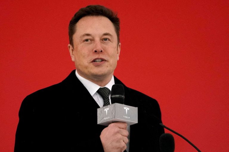 إيلون ماسك يمنع تعيين موظفين جدد في  Tesla ما لم يوافق عليهم شخصيًا watanserb.com serbapp.com
