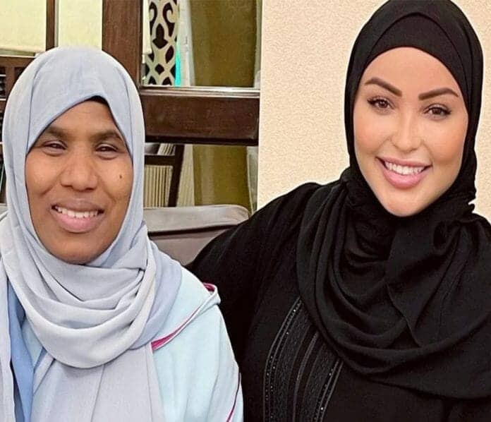 صورة الشابة المغربية سارة بلحراري مع والدة أشرف حكيمي