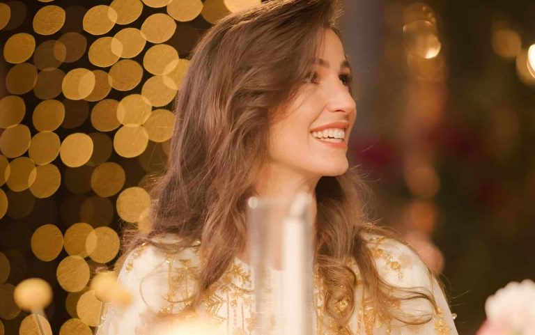 حنة رجوة آل سيف.. من هي المصممة السعودية التي استغرقت 2000 ساعة لعمل فستان العروس المُذهل؟ حنة رجوة آل سيف.. من هي المصممة السعودية التي استغرقت 2000 ساعة لعمل فستان العروس المُذهل؟ watanserb.com