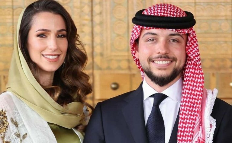 دلالات راقية يحملها شعار عقد قران الأمير الحسين ورجوة آل سيف (شاهد) watanserb.com serbapp.com