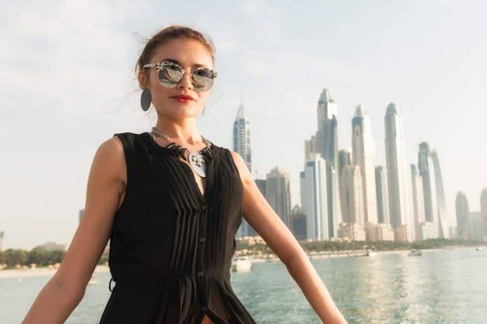 تجذب دبي العديد من السياح الباحثين عن علاجات تجميلية عالية الجودة