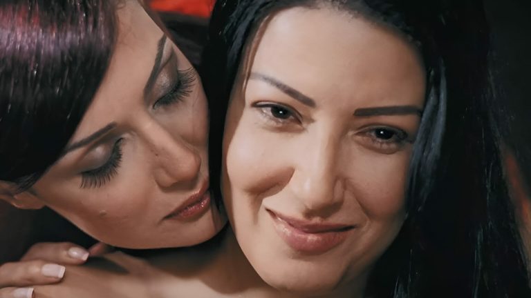 مشهد الشذوذ الجنسي بين سمية الخشاب وغادة عبد الرازق تم تفسير هدفه أخيراً! (فيديو) مشهد الشذوذ الجنسي بين سمية الخشاب وغادة عبدالرازق تم تفسير هدفه أخيراَ! (فيديو) watanserb.com
