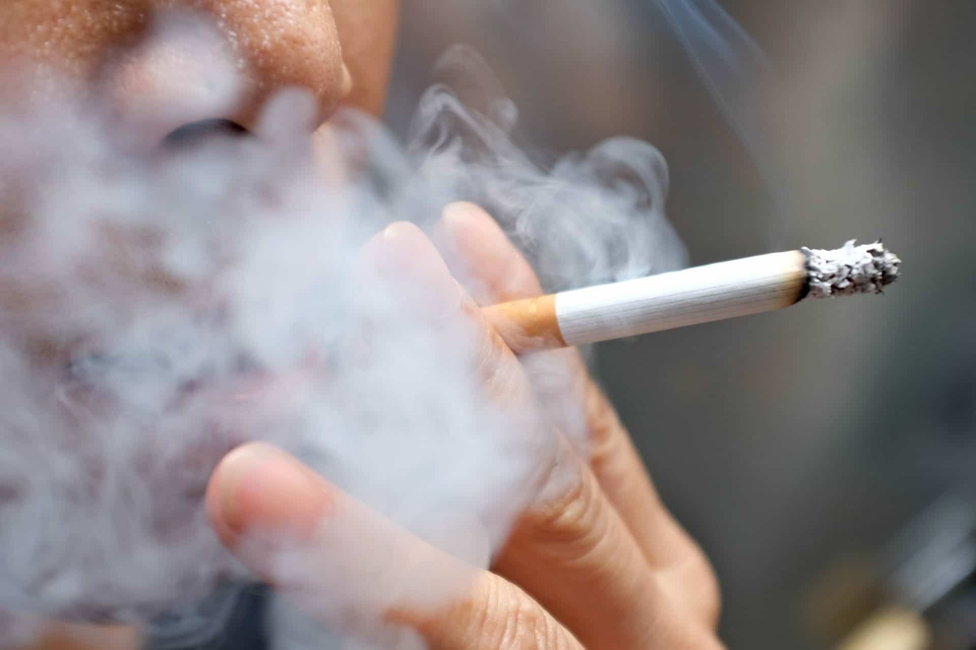 التدخين بعد الوجبة مضرّ جداً لصحتك