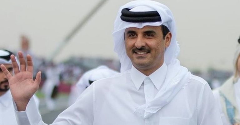 شاهد ما فعله أمير قطر في حفل زفاف أحد أفراد الأسرة الحاكمة (فيديو) أمير قطر الشيخ تميم بن حمد watanserb.com