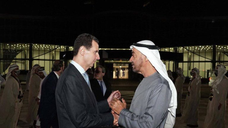 مقرب من ابن زايد يشيطن المعارضة السورية لتجميل صورة بشار الأسد (تغريدة نارية) ابن زايد وبشار الأسد watanserb.com