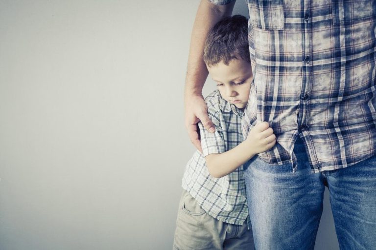 مساعدة الطفل الخجول watanserb.com