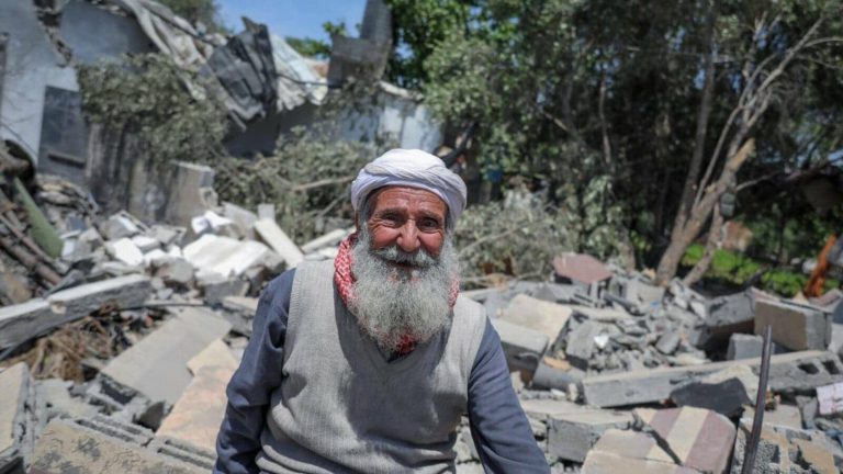 قصة مسن فلسطيني طاردته النكبة مرتين.. الاحتلال يسطو على حق الحياة معاناة مسن فلسطيني من نكبتين watanserb.com